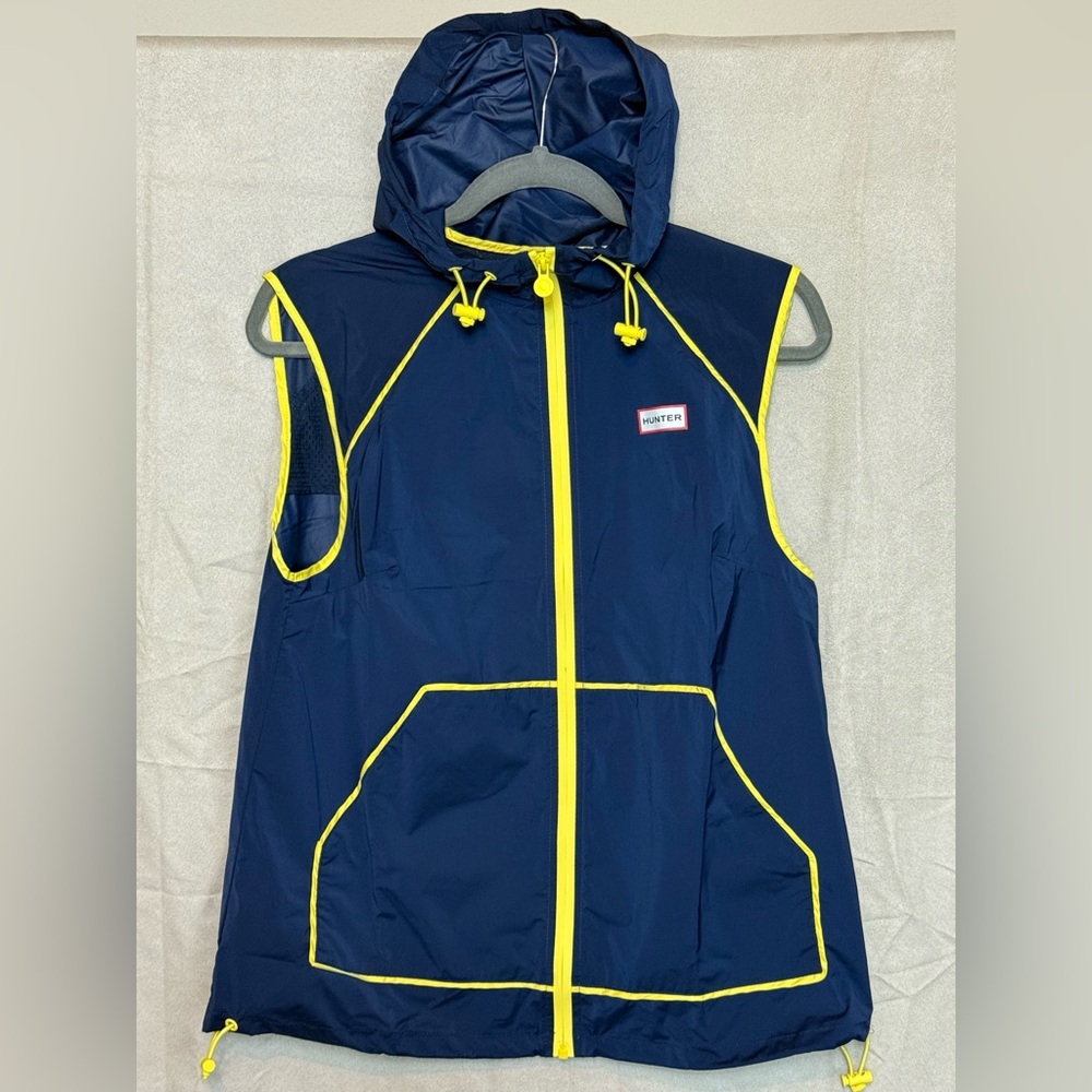 Hunter for Target Women's Hooded Windbreaker Vest in Navy, Small